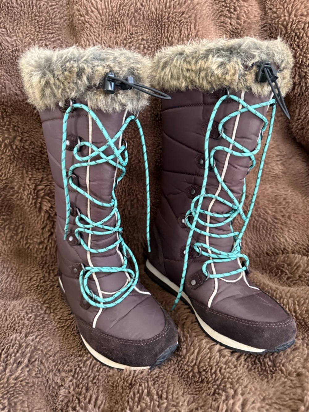 L.L. Bean Brown Winter Lace-Up Boots with Faux Fur Trim and Turquoise Laces